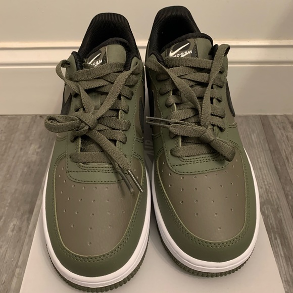 Air Force 1 ‘07 twilight marsh/blk-white Womens 7.5 - Picture 2 of 7